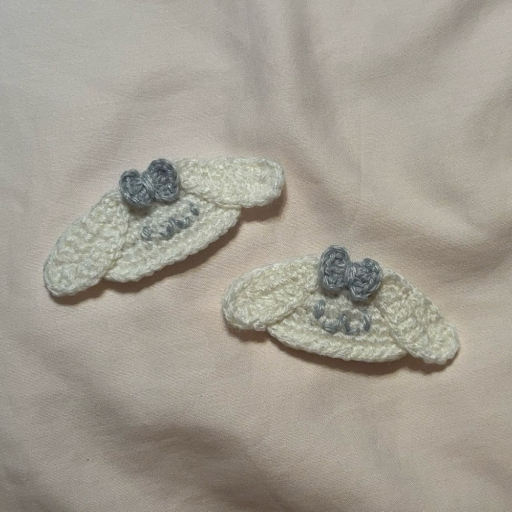 Crochet hair clip - cinnamoroll